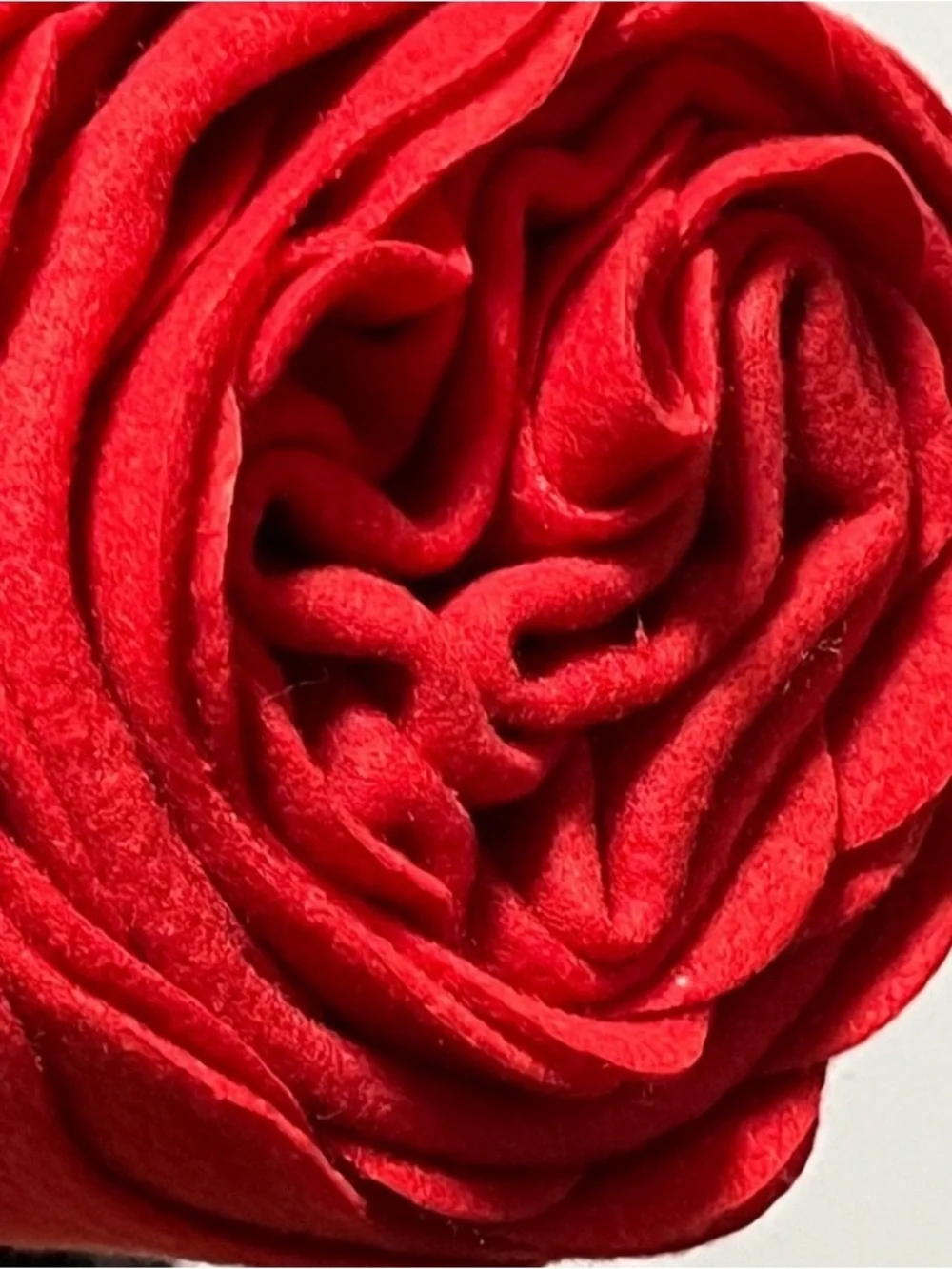 IKEA Thorgun Super-soft Red Scalloped Edge lightweight quality blanket